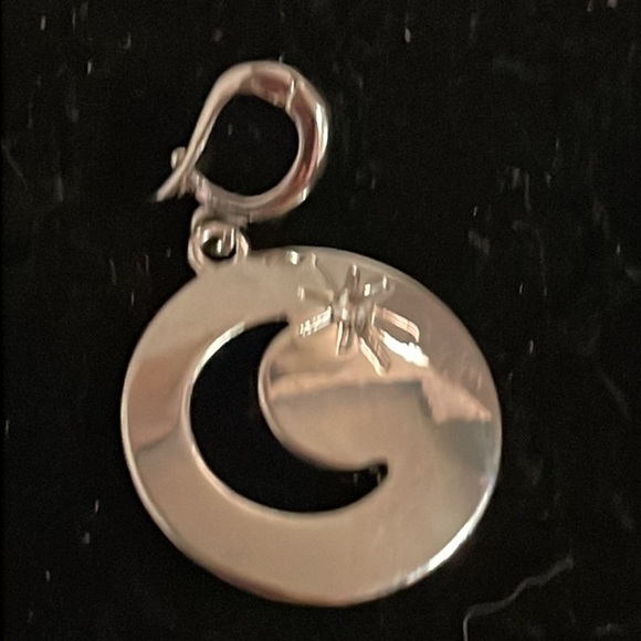 1.25” silver tone open round charm pendant w/crystal & jump hoop - Picture 3 of 10